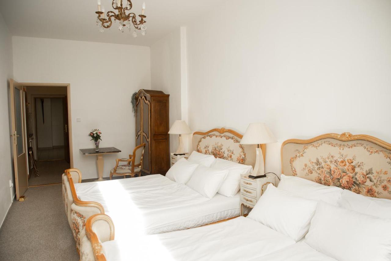 Bank Invest Apartmens - Old Town Apartment Praga Exterior foto
