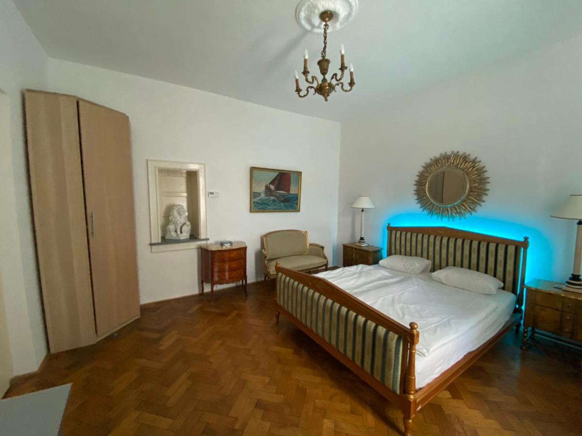 Bank Invest Apartmens - Old Town Apartment Praga Exterior foto