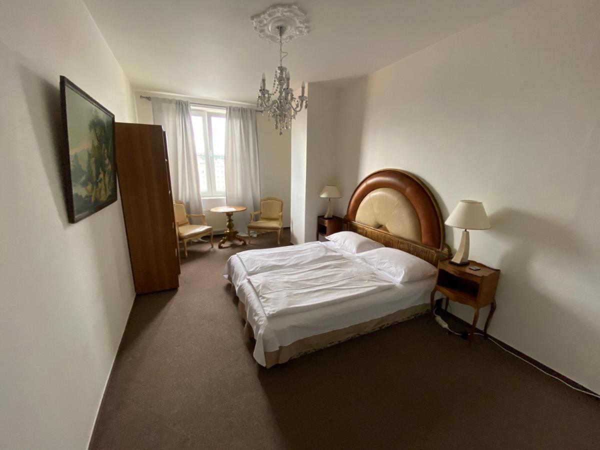 Bank Invest Apartmens - Old Town Apartment Praga Exterior foto