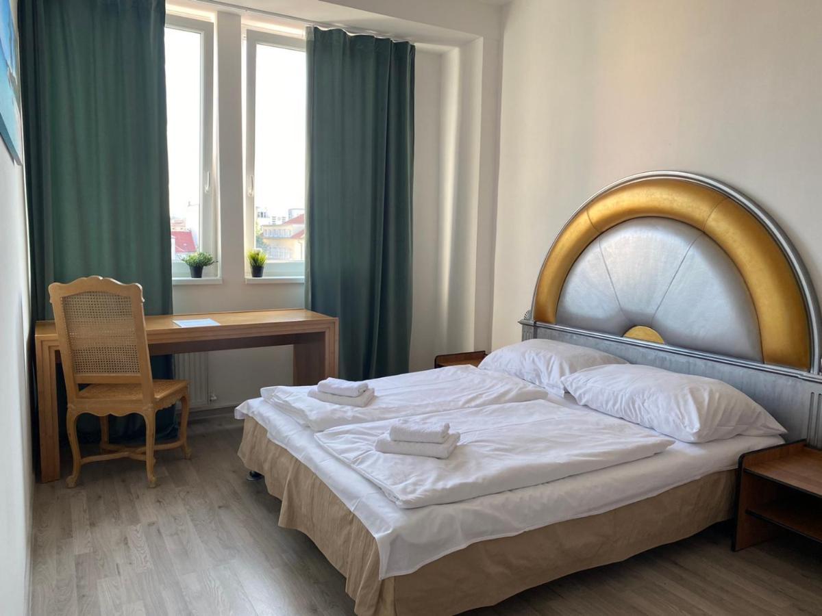 Bank Invest Apartmens - Old Town Apartment Praga Exterior foto
