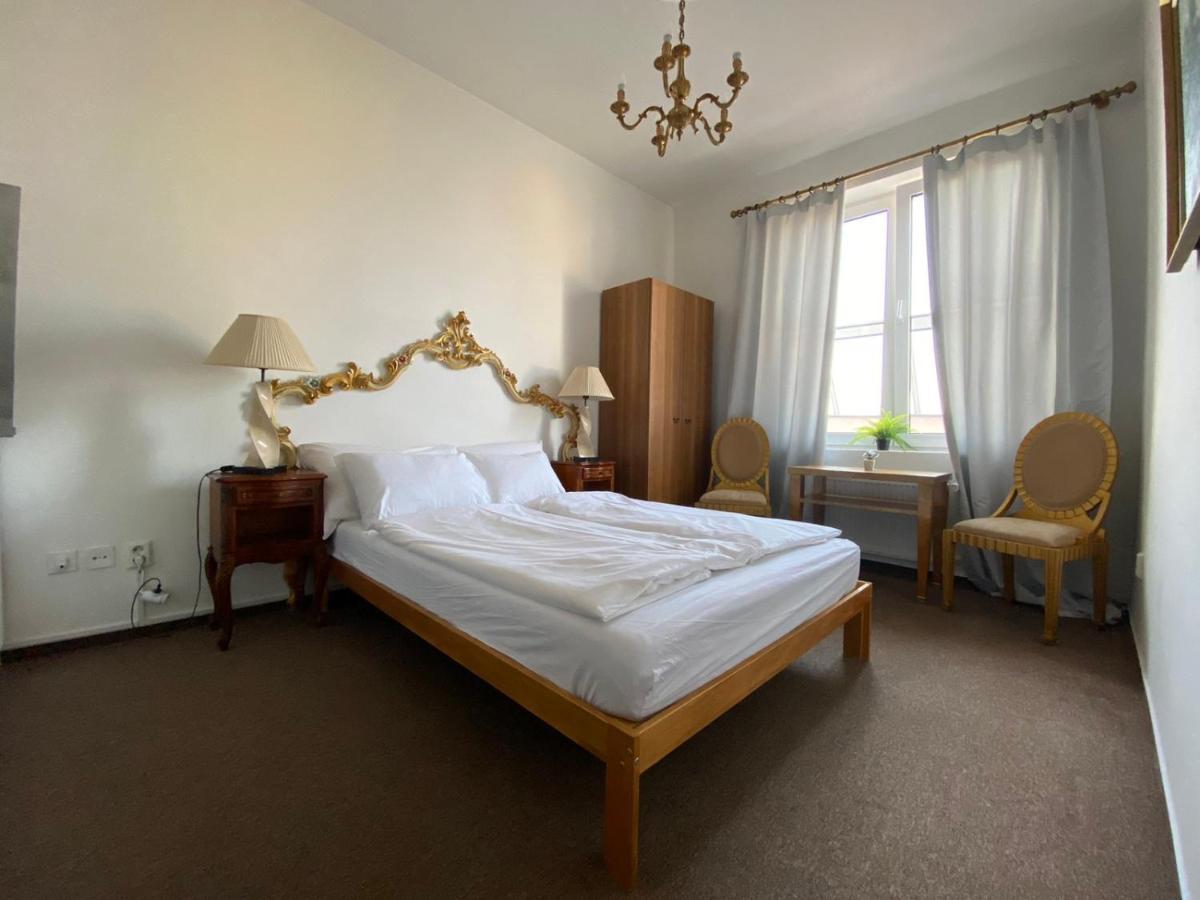 Bank Invest Apartmens - Old Town Apartment Praga Exterior foto