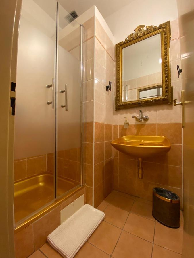 Bank Invest Apartmens - Old Town Apartment Praga Exterior foto
