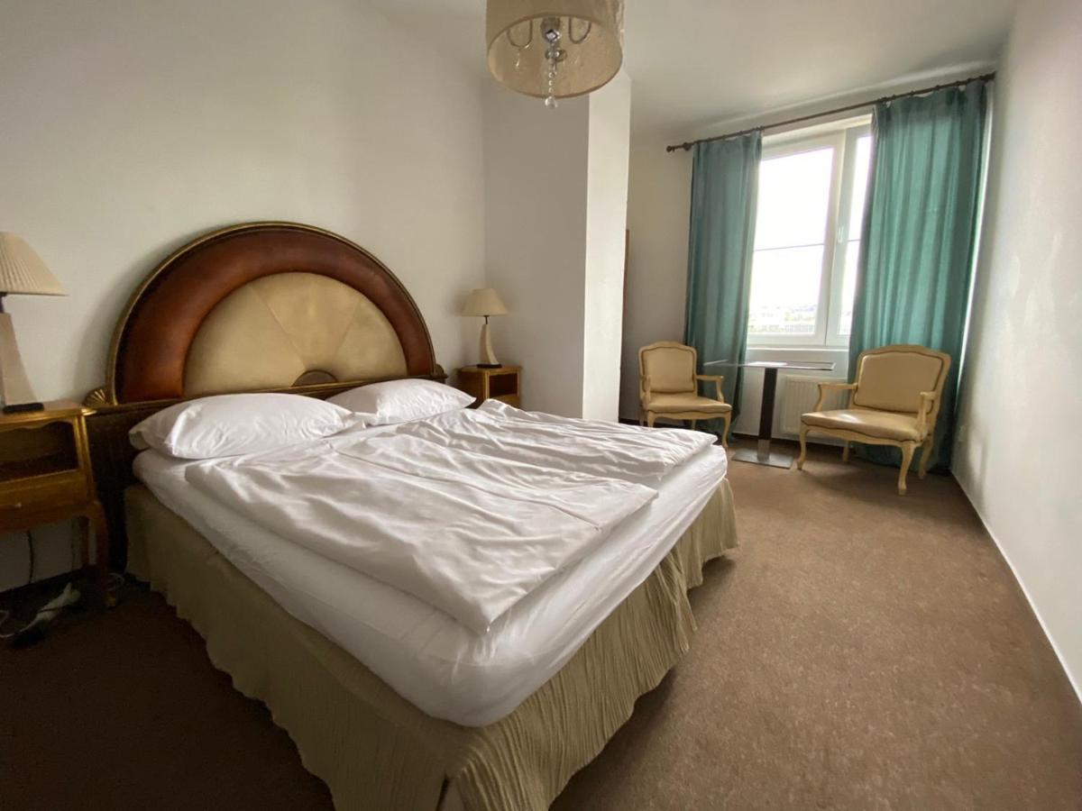 Bank Invest Apartmens - Old Town Apartment Praga Exterior foto